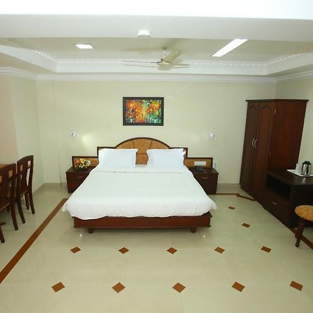 Hotel Prasanth Thiruvananthapuram Dış mekan fotoğraf